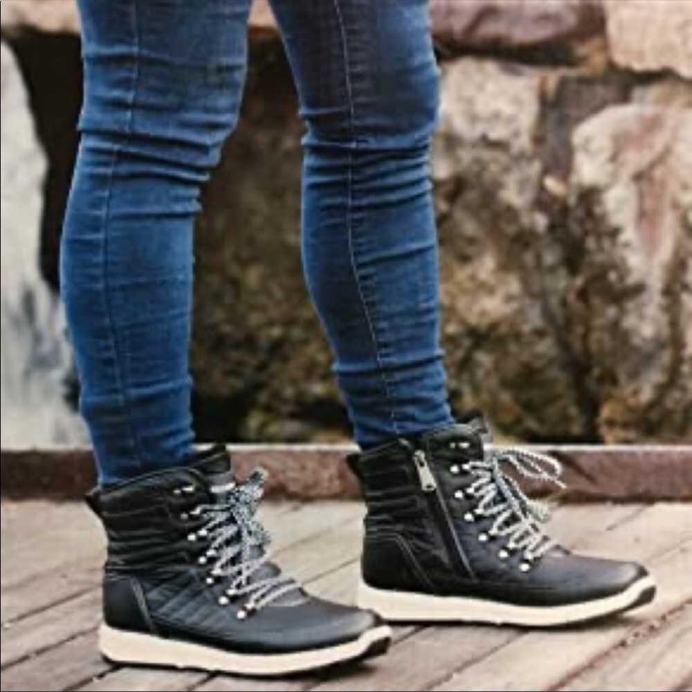 Weatherproof Size 7 Black Water Resistant Fur Lined Katie Boots